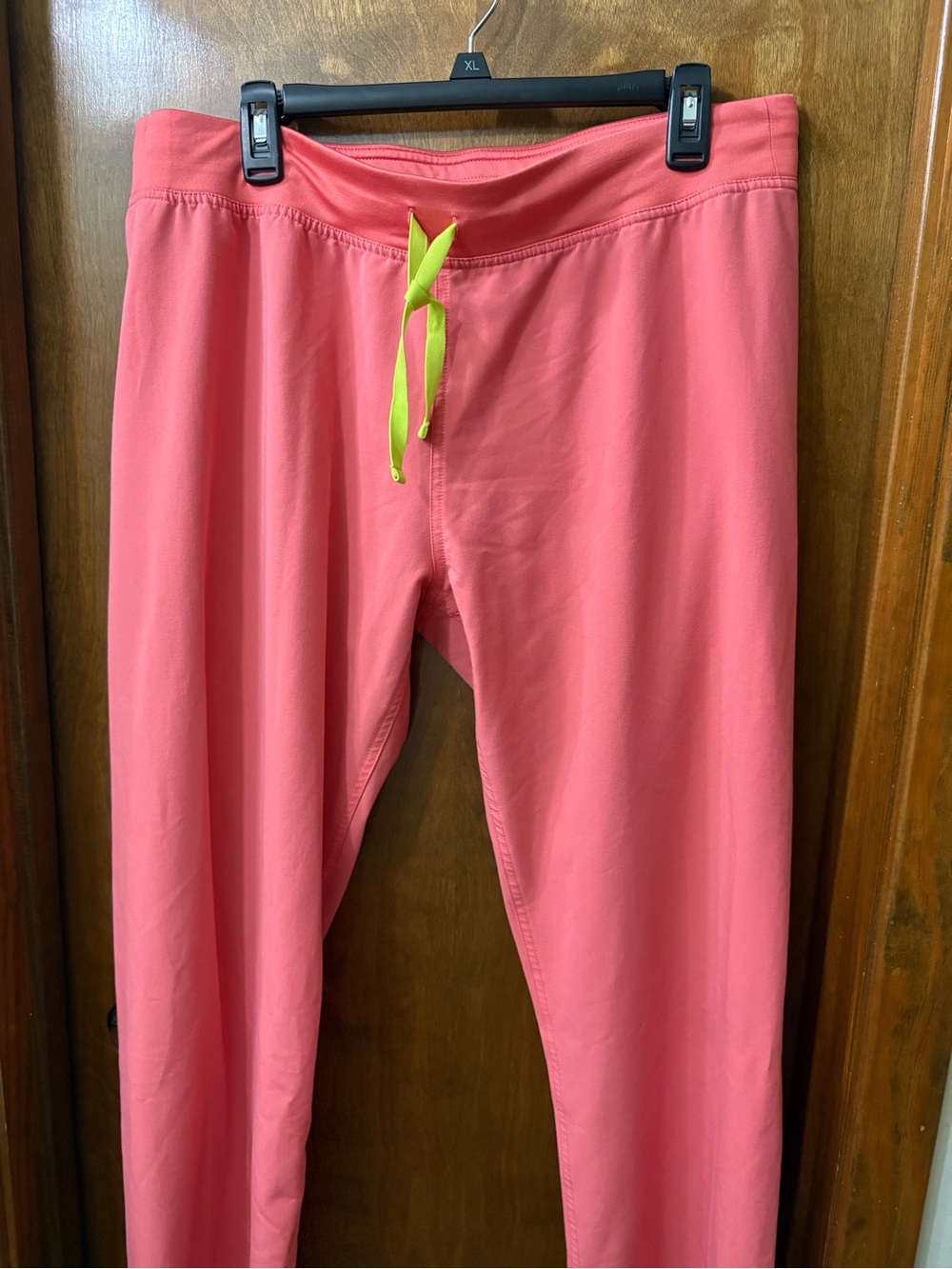 Figs Women’s Coral Scrub Joggers with Neon Drawstring L/tall